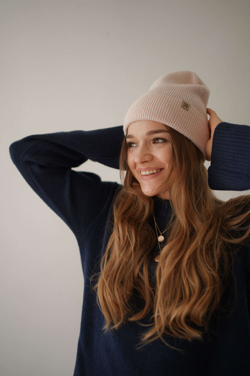 Cienka czapka merino z kaszmirem damska Soft Rose